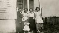 Approx. 1952, Donkin. Jenny, Venerina, Gloria, Naomi (Venerina niece) and Naomi's daughter?